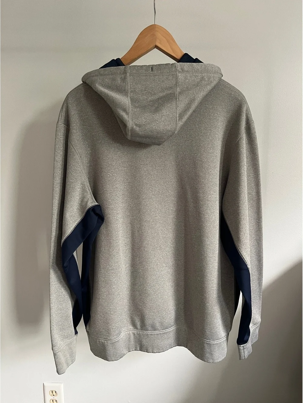 Nike Therma-FIT Pullover Hoodie Men’s Large Gray Navy Blue Swoosh Athletic